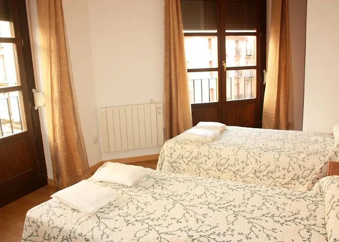 Dos Torres Pilar - Balcones Con Vistas Al Pilar Отель Сарагоса