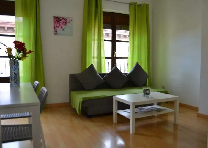 Dos Torres Pilar - Balcones Con Vistas Al Pilar Отель *